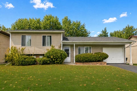 Photo of 18200 Fountainbleau Drive, Hazel Crest, IL 60429 (MLS # 12768810)