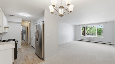 Tiny photo for 1880 Bonnie Lane #203, Hoffman Estates, IL 60169 (MLS # 12682619)
