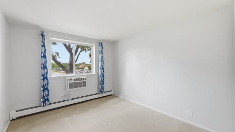 Tiny photo for 1880 Bonnie Lane #203, Hoffman Estates, IL 60169 (MLS # 12682619)