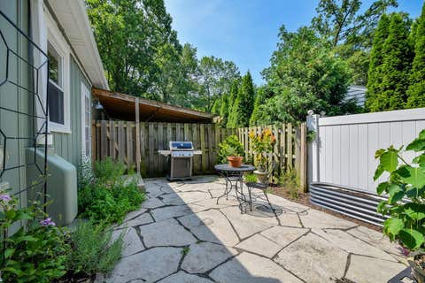 Tiny photo for 431 OAKWOOD Drive, Geneva, IL 60134 (MLS # 12719356)