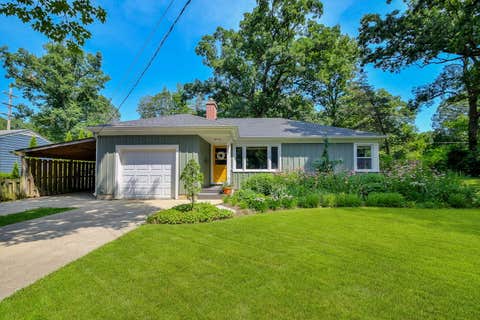 Photo of 431 OAKWOOD Drive, Geneva, IL 60134 (MLS # 12719356)