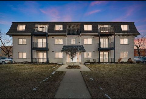 Photo of 9621 S Karlov Avenue #104, Oak Lawn, IL 60453 (MLS # 12535615)