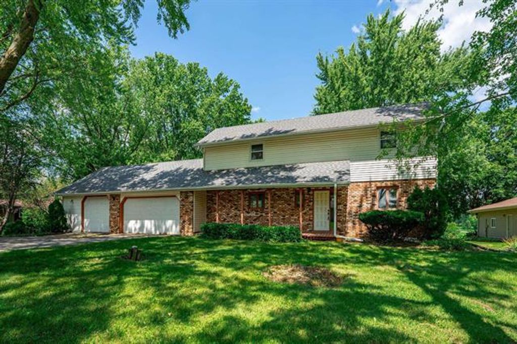 Photo for 8231 Highview Drive, Winnebago, IL 61088 (MLS # 12447164)