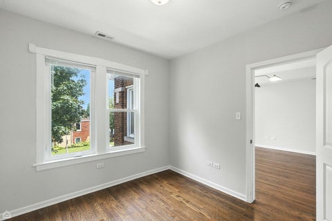 Tiny photo for 1648 East Avenue #2E, Berwyn, IL 60402 (MLS # 12754417)