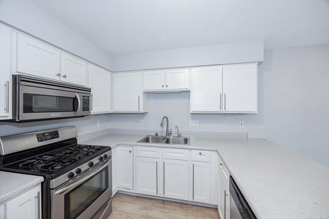 Tiny photo for 1673 Waterford Road, North Aurora, IL 60542 (MLS # 12675018)