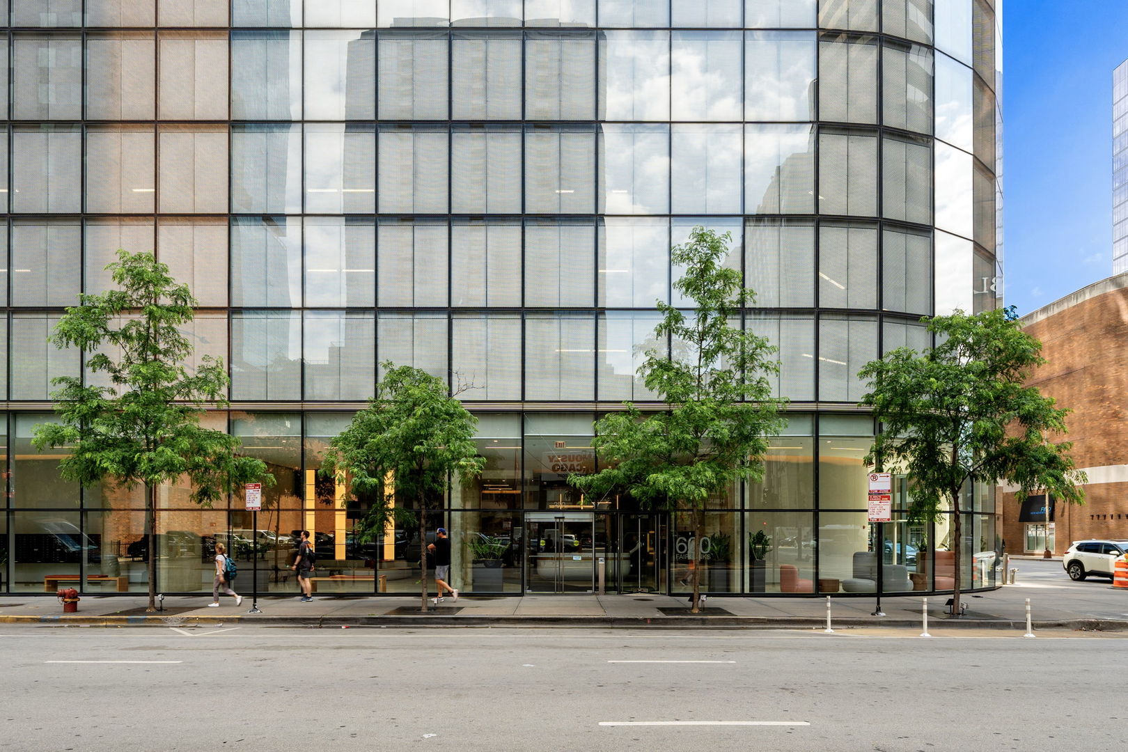 600 N Fairbanks Court 3503
