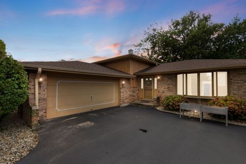 Photo of 18416 Willow Lane, Lansing, IL 60438 (MLS # 12477373)