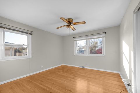 Tiny photo for 18 S Vista Avenue, Addison, IL 60101 (MLS # 12517249)