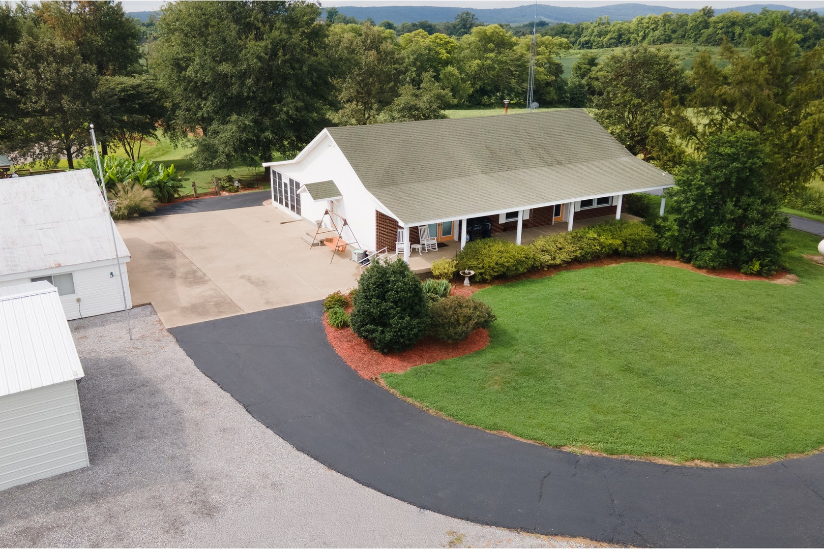 4202 Walnut Lane