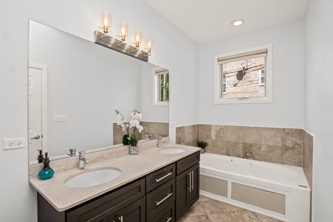 Tiny photo for 1500 W Grand Avenue #1E, Chicago, IL 60642 (MLS # 12640403)