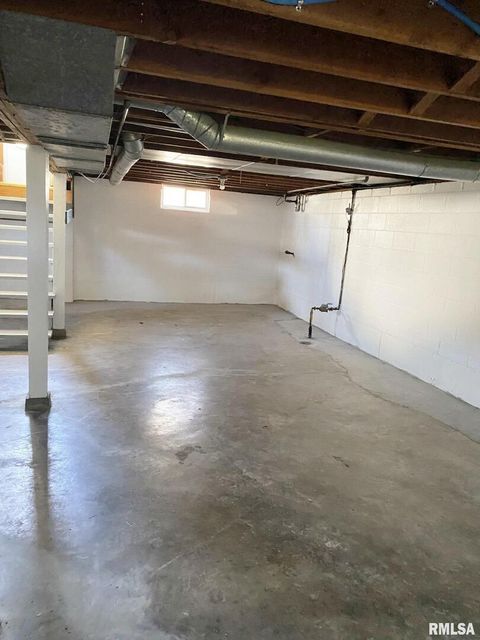 Tiny photo for 1548 W CENTRAL PARK Avenue, Davenport, IA 52804 (MLS # QC4268508)