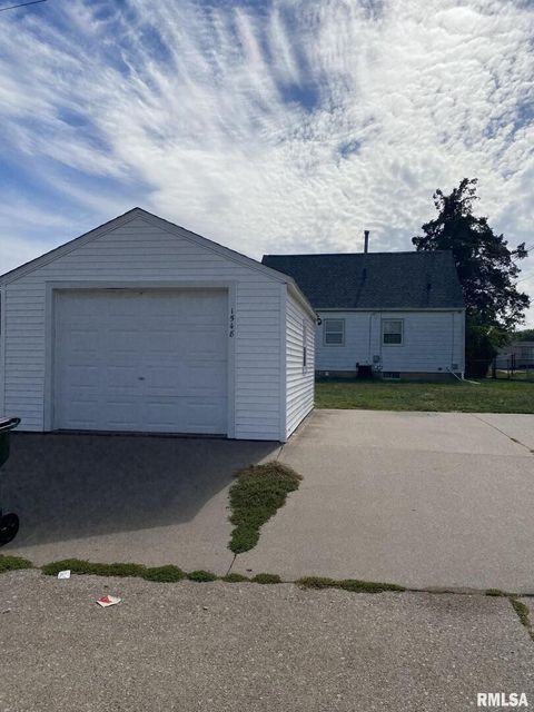 Tiny photo for 1548 W CENTRAL PARK Avenue, Davenport, IA 52804 (MLS # QC4268508)