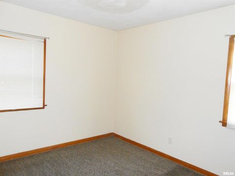 Tiny photo for 1548 W CENTRAL PARK Avenue, Davenport, IA 52804 (MLS # QC4268508)