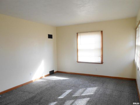 Tiny photo for 1548 W CENTRAL PARK Avenue, Davenport, IA 52804 (MLS # QC4268508)