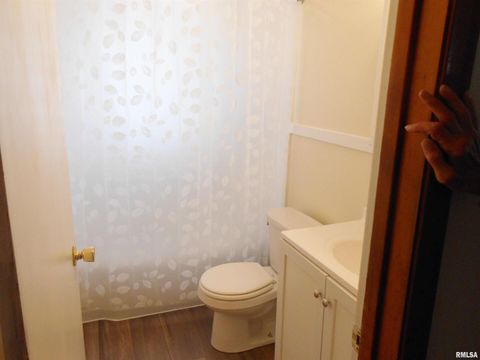 Tiny photo for 1548 W CENTRAL PARK Avenue, Davenport, IA 52804 (MLS # QC4268508)