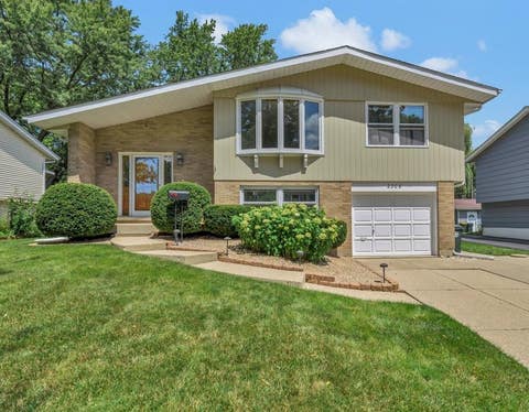 Photo of 2308 Birch Lane, Rolling Meadows, IL 60008 (MLS # 12724711)