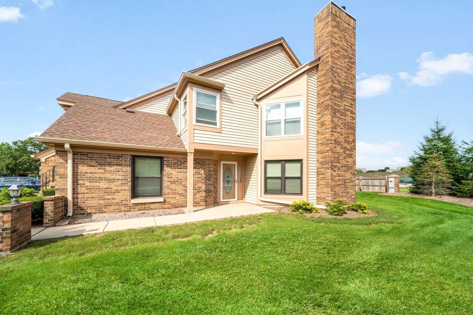 2 Willow Parkway