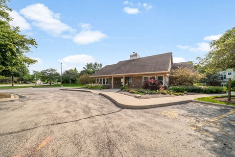 Tiny photo for 2 Willow Parkway, Buffalo Grove, IL 60089 (MLS # 12742453)