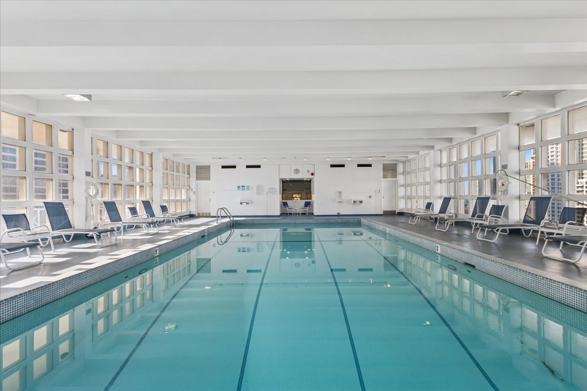 535 N MICHIGAN Avenue 2204