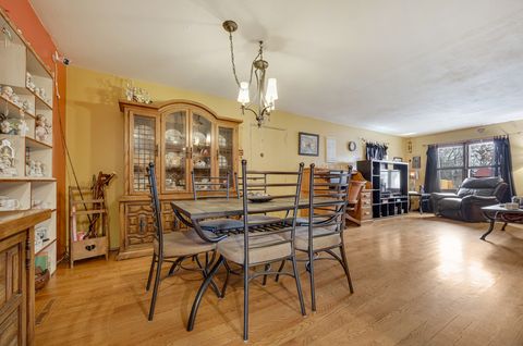 Tiny photo for 128 Fairview Lane, Streamwood, IL 60107 (MLS # 12577598)