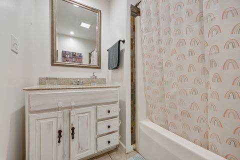 Tiny photo for 128 Fairview Lane, Streamwood, IL 60107 (MLS # 12577598)