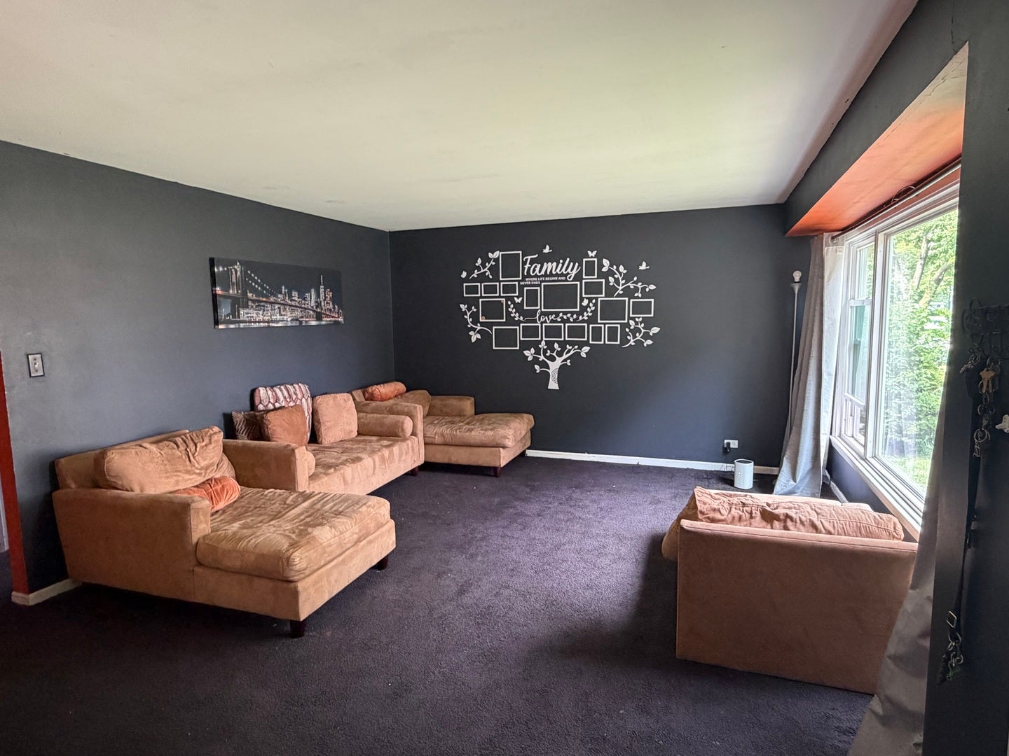 834 W Strieff Lane