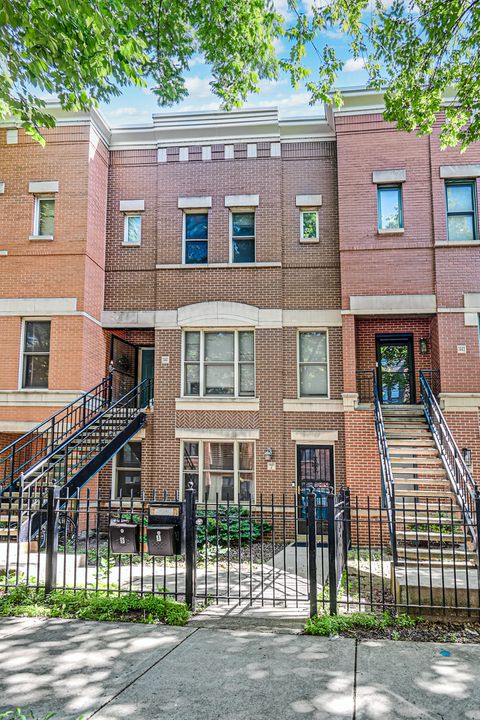 Photo of 1441 W Fillmore Street #A, Chicago, IL 60607 (MLS # 12658456)