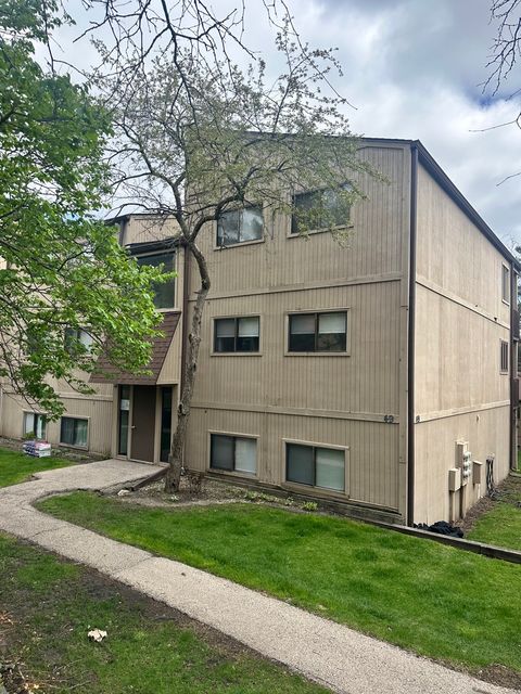 Tiny photo for 49 Oak Hill Colony #5, Fox Lake, IL 60020 (MLS # 12623247)