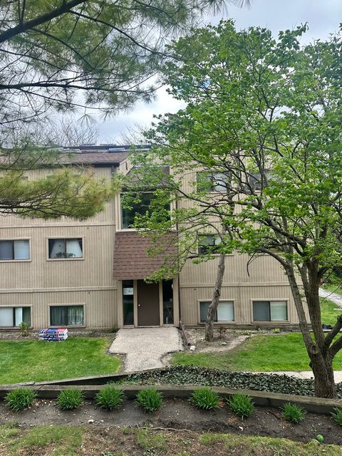 Photo of 49 Oak Hill Colony #5, Fox Lake, IL 60020 (MLS # 12623247)