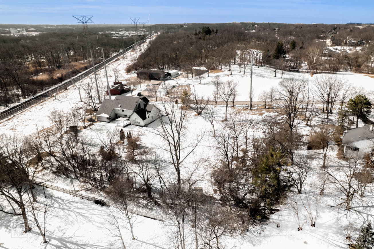 10s641 S Garfield Avenue