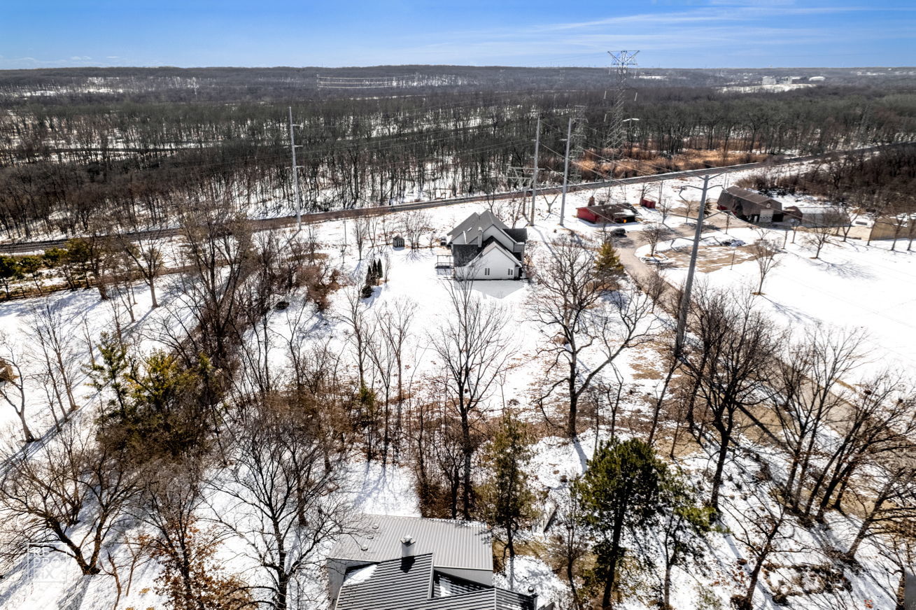 10s641 S Garfield Avenue