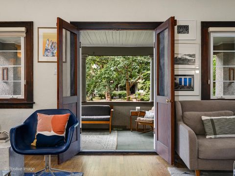 Tiny photo for 225 Clinton Avenue, Oak Park, IL 60302 (MLS # 12493970)