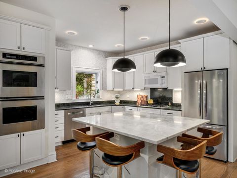 Tiny photo for 225 Clinton Avenue, Oak Park, IL 60302 (MLS # 12493970)