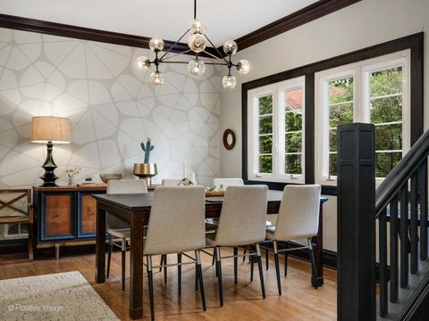 Tiny photo for 225 Clinton Avenue, Oak Park, IL 60302 (MLS # 12493970)