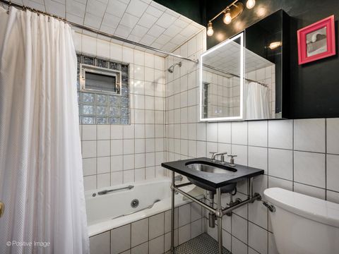 Tiny photo for 225 Clinton Avenue, Oak Park, IL 60302 (MLS # 12493970)