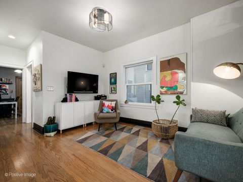 Tiny photo for 225 Clinton Avenue, Oak Park, IL 60302 (MLS # 12493970)