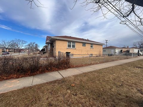 Tiny photo for 4401 N Osage Avenue, Norridge, IL 60706 (MLS # 12556446)