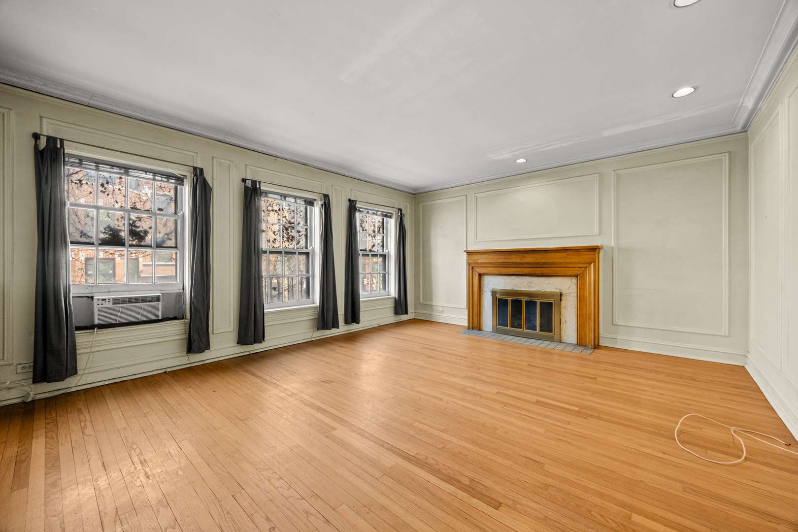 559 W Roscoe Street 1E