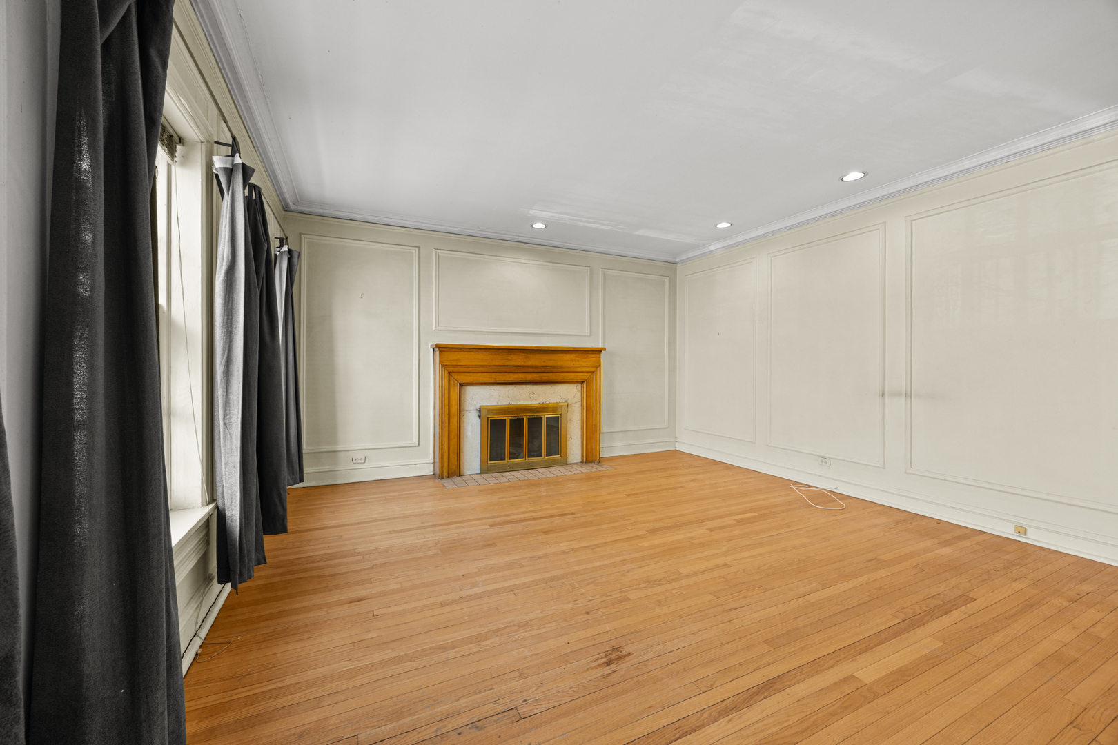 559 W Roscoe Street 1E