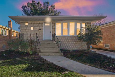 Photo of 591 Paxton Avenue, Calumet City, IL 60409 (MLS # 12535853)