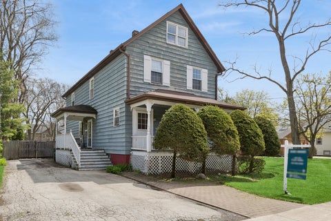 Photo of 933 Harms Road, Glenview, IL 60025 (MLS # 12641675)