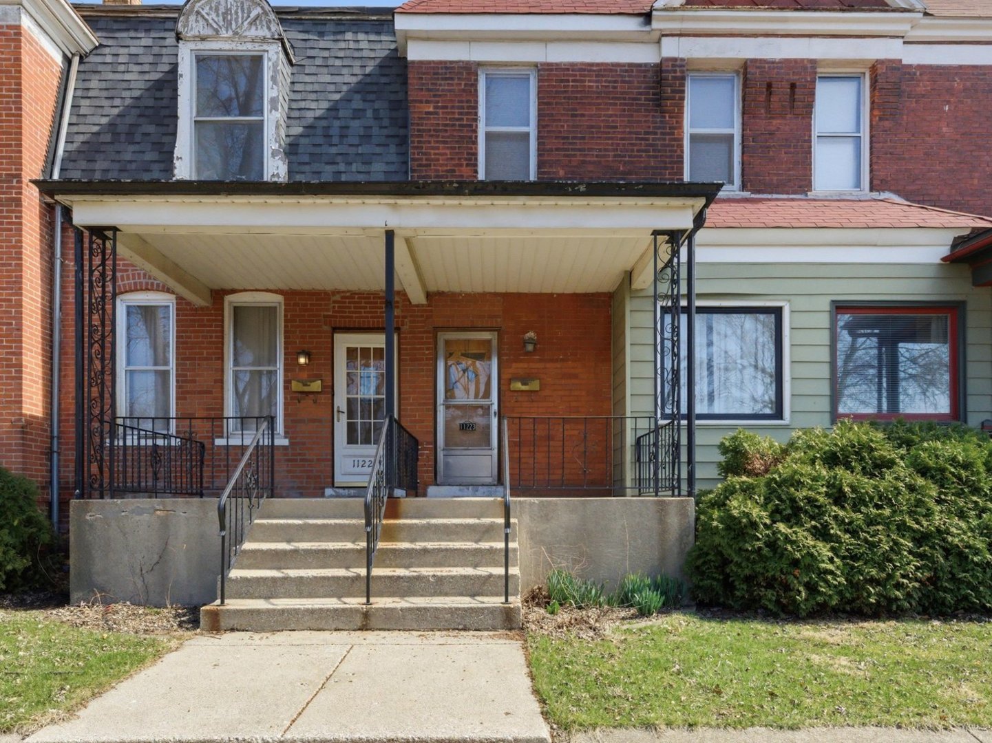 11223 S Forrestville Avenue