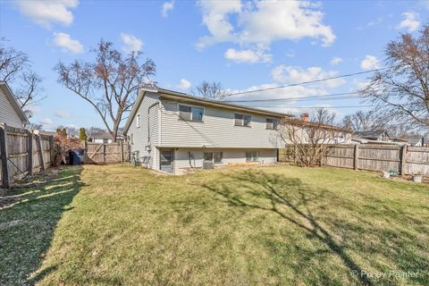 Tiny photo for 73 W Altgeld Avenue, Glendale Heights, IL 60139 (MLS # 12574388)