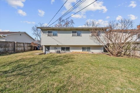 Tiny photo for 73 W Altgeld Avenue, Glendale Heights, IL 60139 (MLS # 12574388)