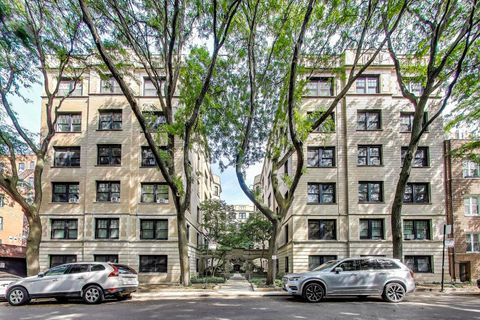 Photo of 2339 N Commonwealth Avenue #4C, Chicago, IL 60614 (MLS # 12483174)