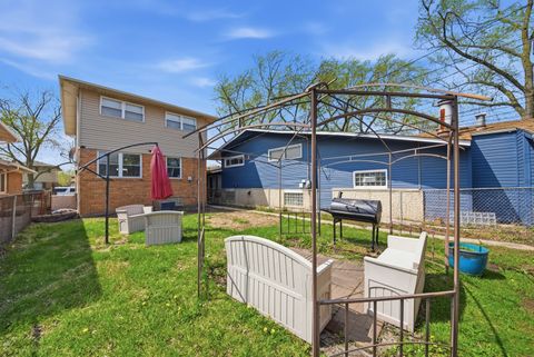 Tiny photo for 11603 S Loomis Street, Chicago, IL 60643 (MLS # 12713479)