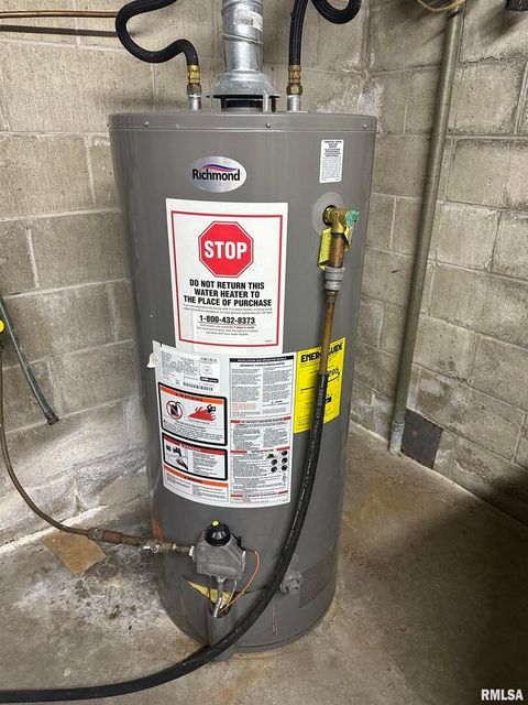 Tiny photo for 944 S LAKE Drive, Duquoin, IL 62832 (MLS # EB460489)