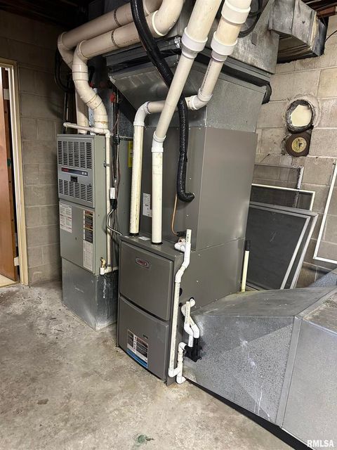 Tiny photo for 944 S LAKE Drive, Duquoin, IL 62832 (MLS # EB460489)