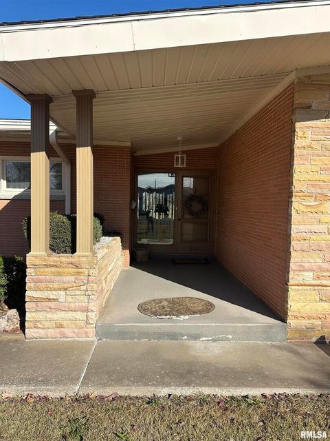 Tiny photo for 944 S LAKE Drive, Duquoin, IL 62832 (MLS # EB460489)