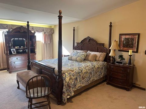 Tiny photo for 944 S LAKE Drive, Duquoin, IL 62832 (MLS # EB460489)